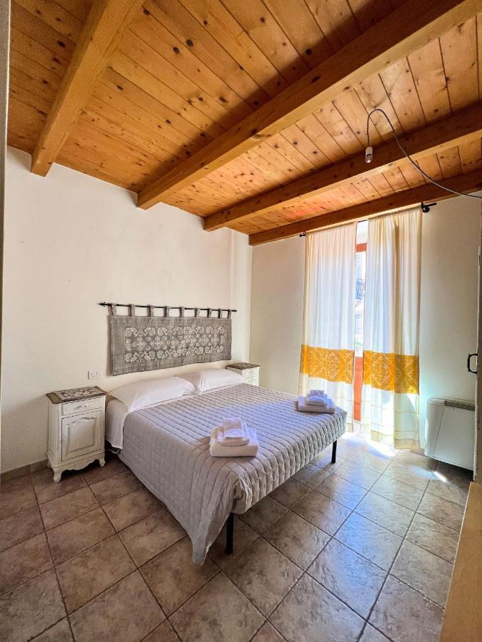 La Vecchia Torre Hotell Bosa Eksteriør bilde