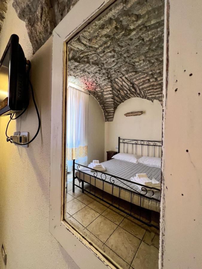 La Vecchia Torre Hotell Bosa Eksteriør bilde