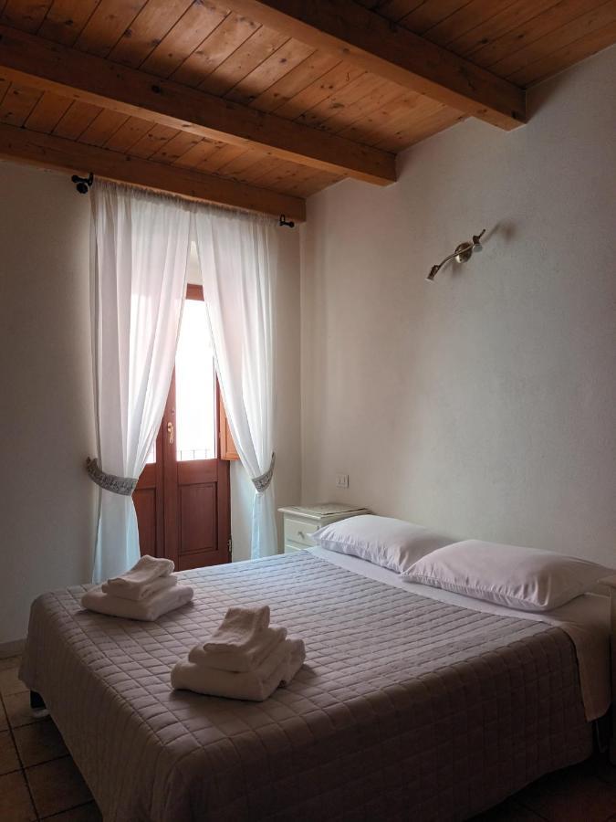 La Vecchia Torre Hotell Bosa Eksteriør bilde